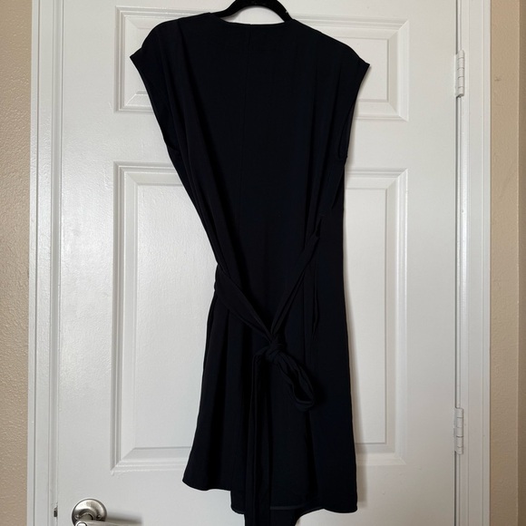 Everlane The Japanese GoWeave Short-Sleeve Black Mini Wrap Dress size 10 - Picture 4 of 9